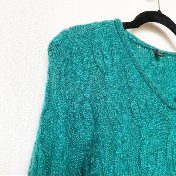 Benetton Green V-Neck Braid Cable Pattern Sweater Size Large - Picture 3 of 9